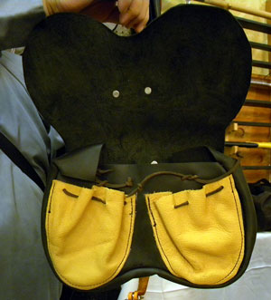 Traditional Kidney Pouch